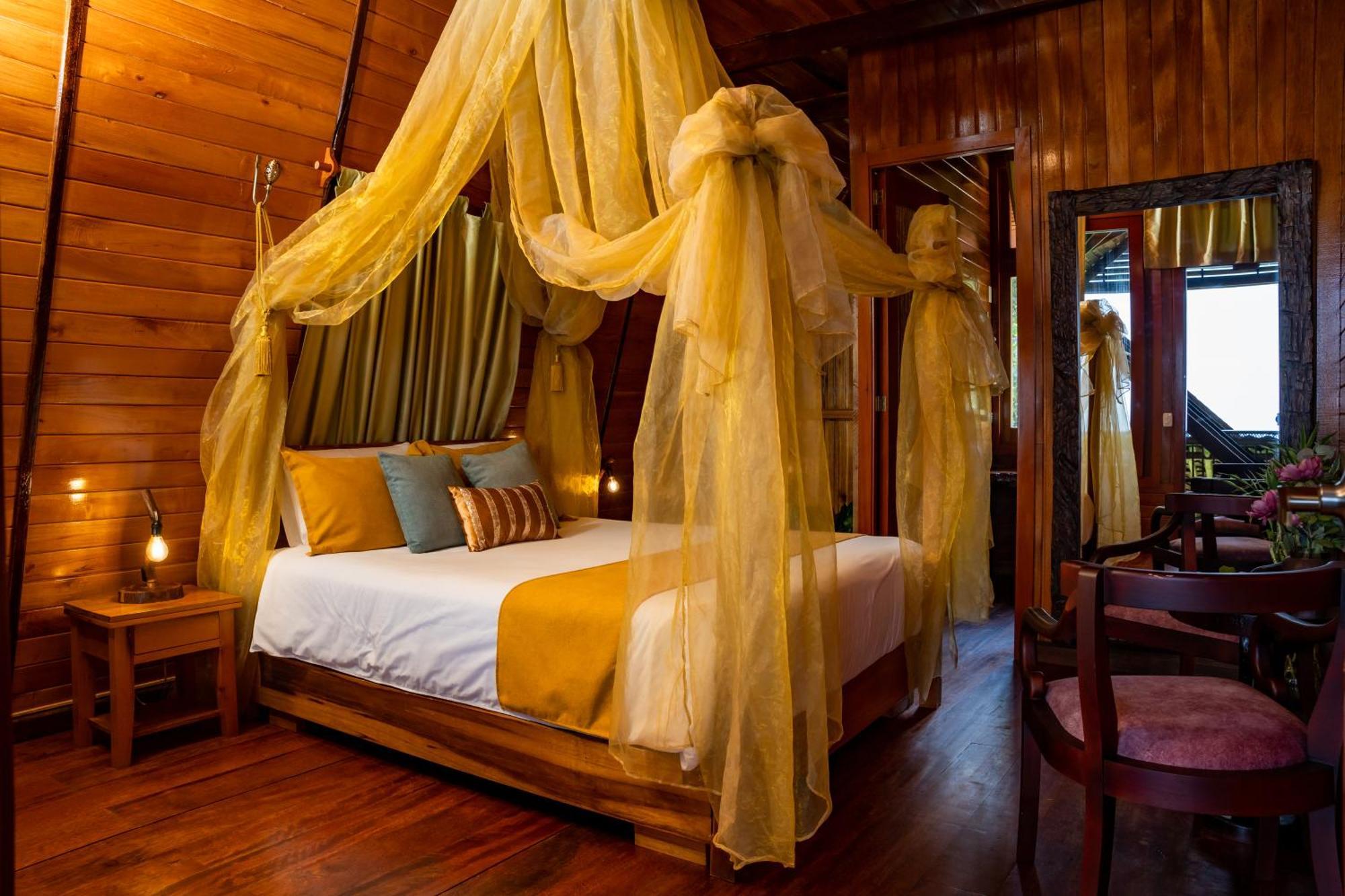 Heimatlos Amazon Lodge Пуйо Экстерьер фото